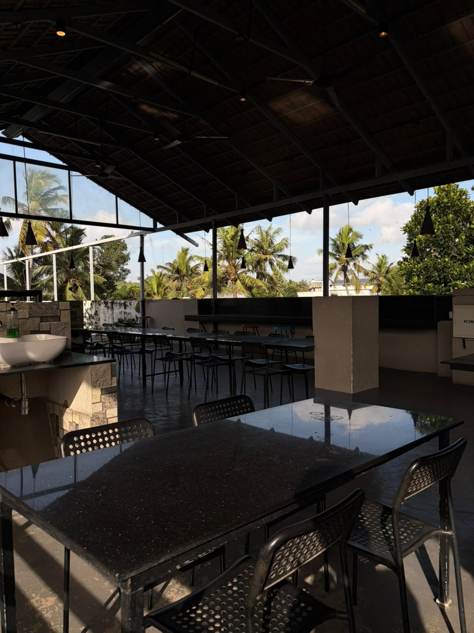 Segmented dining room layouts